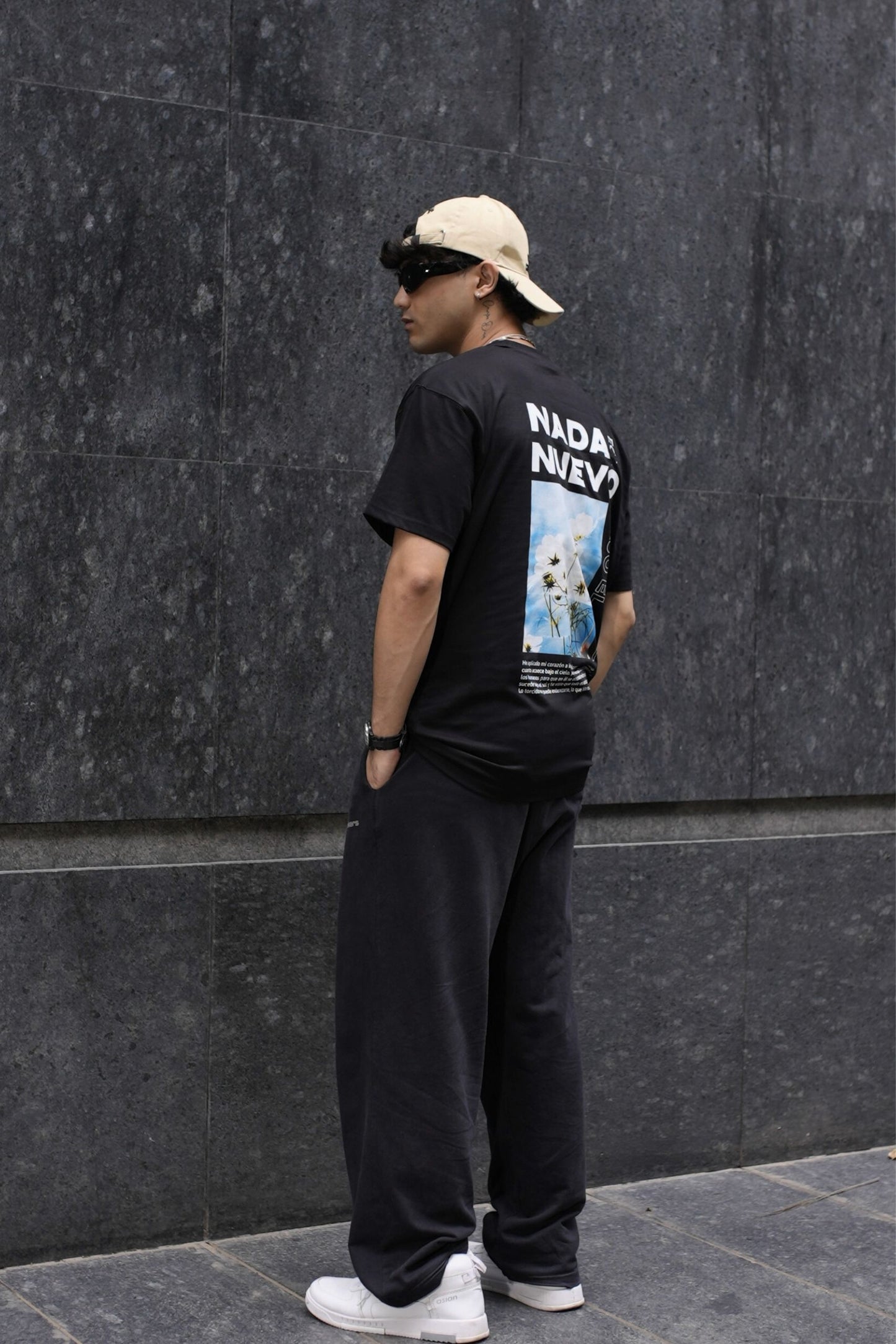 NADA NUEVO OVERSIZED T-SHIRT